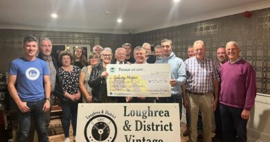 Loughrea & District Vintage Club raised €5520 for Galway Hospice